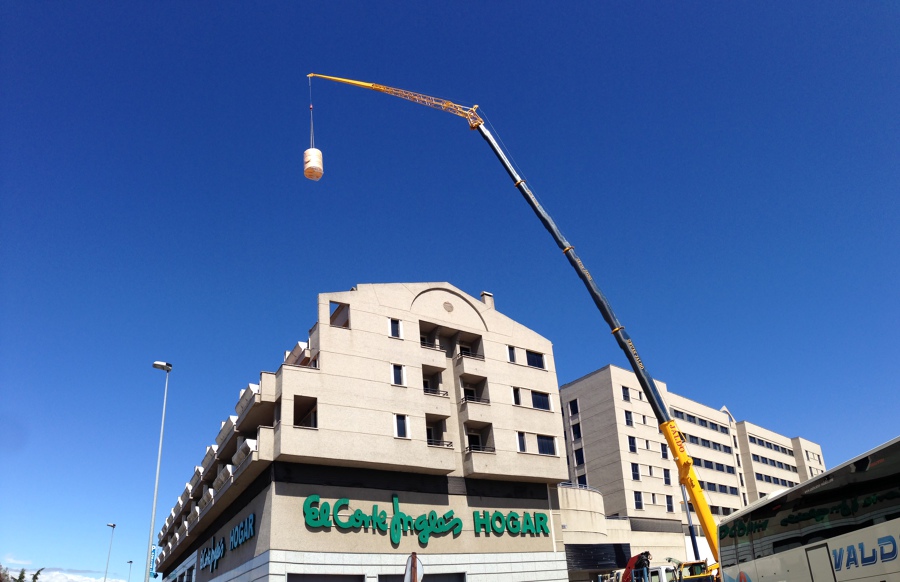 Grúa Móvil en Corte Inglés Granada