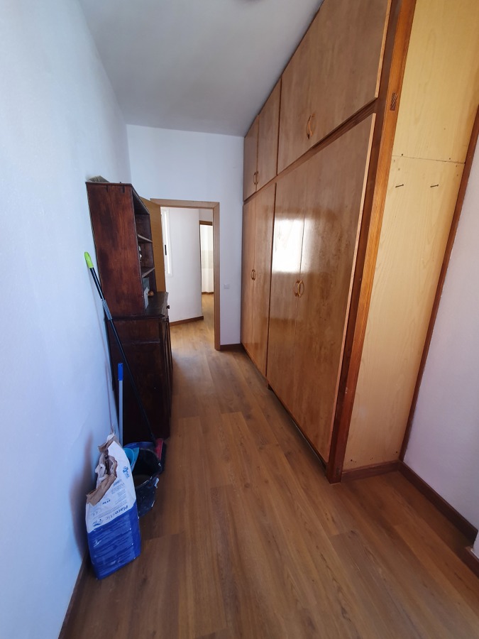 Habitación de estudio u oficina.