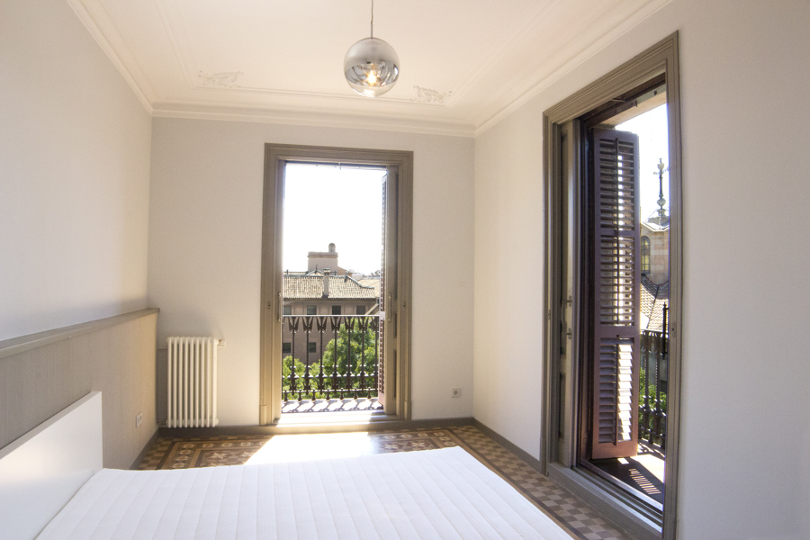 Habitación en esquina con doble balconera