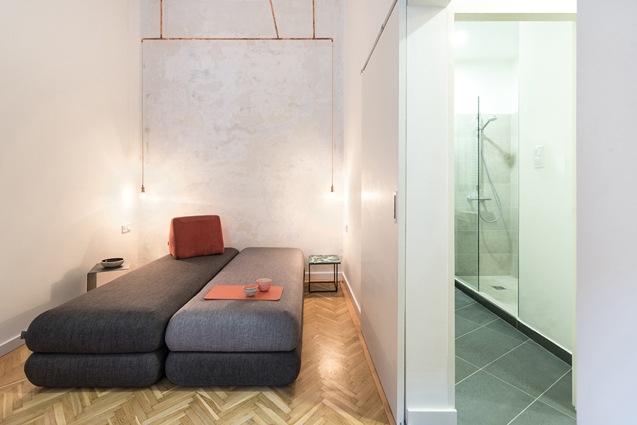 Habitación en suite muy sencilla 