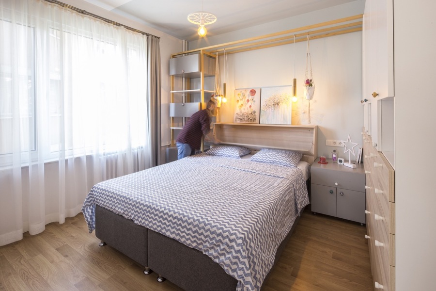 Habitación en tonos cálidos