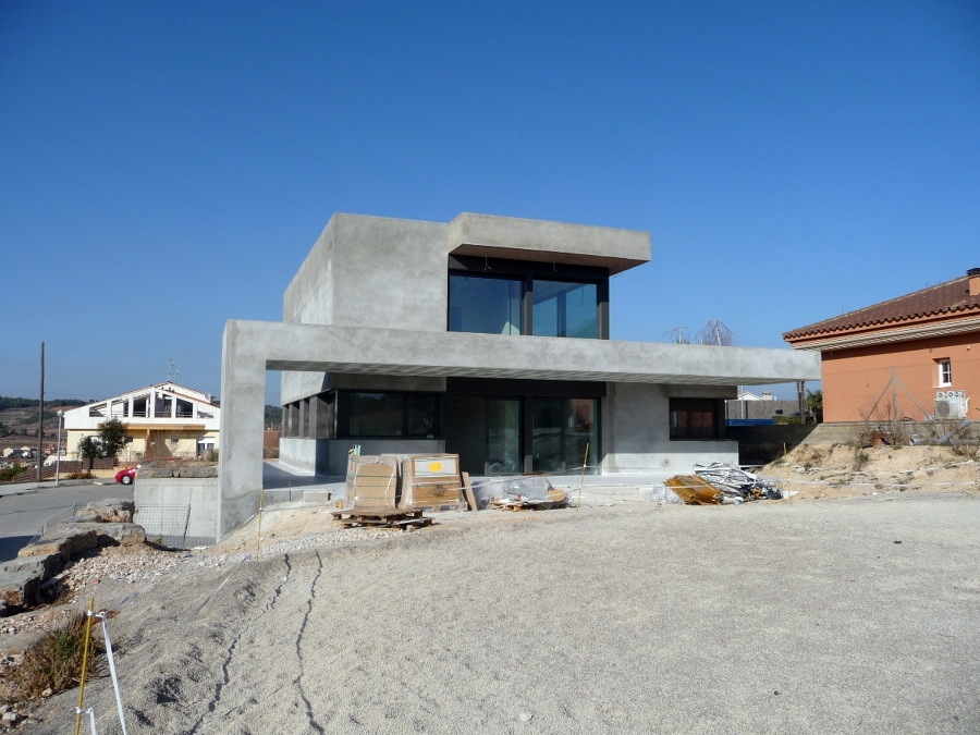 HABITATGE UNIFAMILIAR AÏLLAT