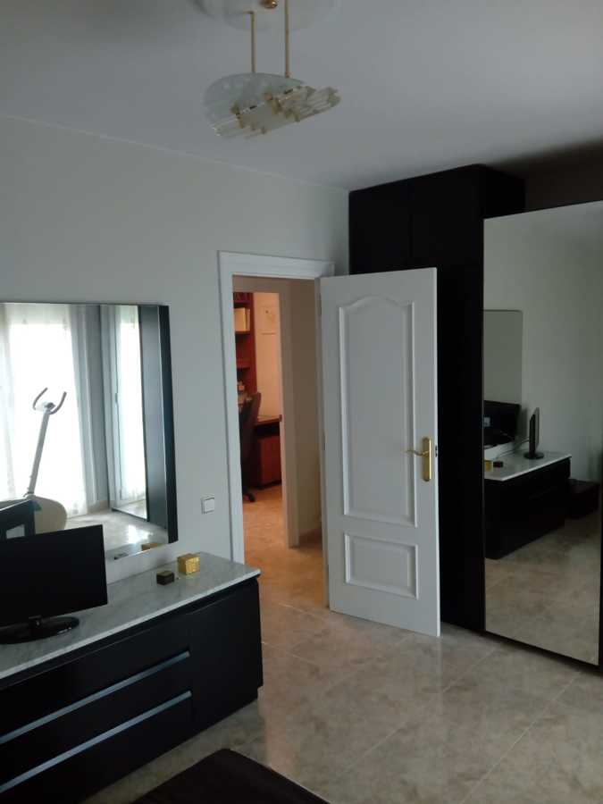 Habitiación matrimonio puertas y marcos esmaltados