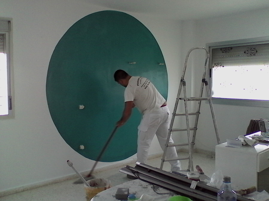 HACIENDO EL CIRCULO EN PARED DE SALON