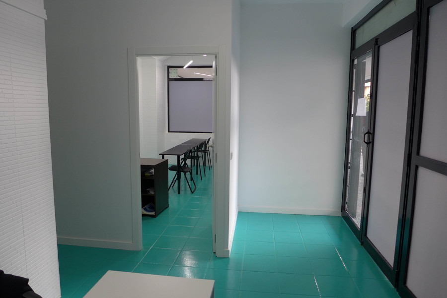 Hall, recepción y aula