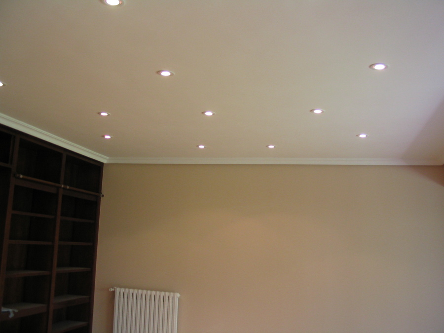 Halogenos en techo imposible