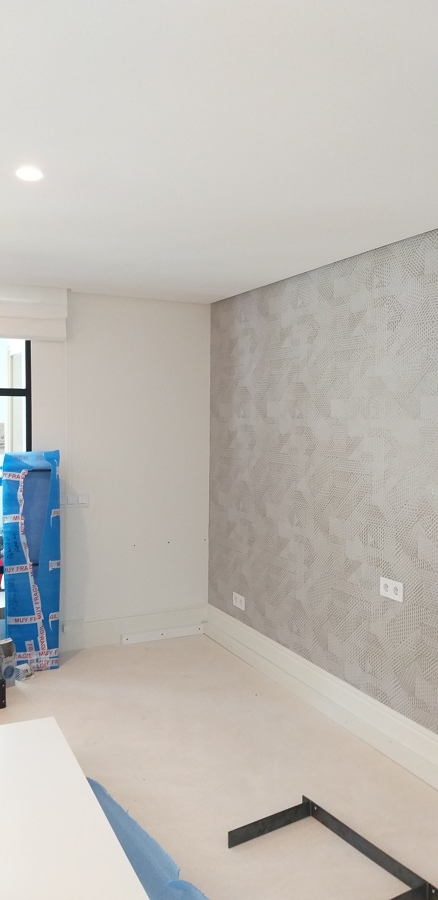 Hemoso papel pintado en cabezeros.