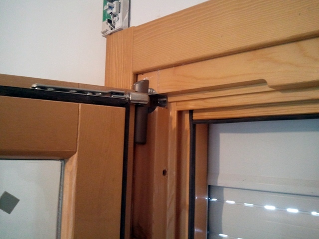 Herraje obscilobatiente con rebajes perfectos