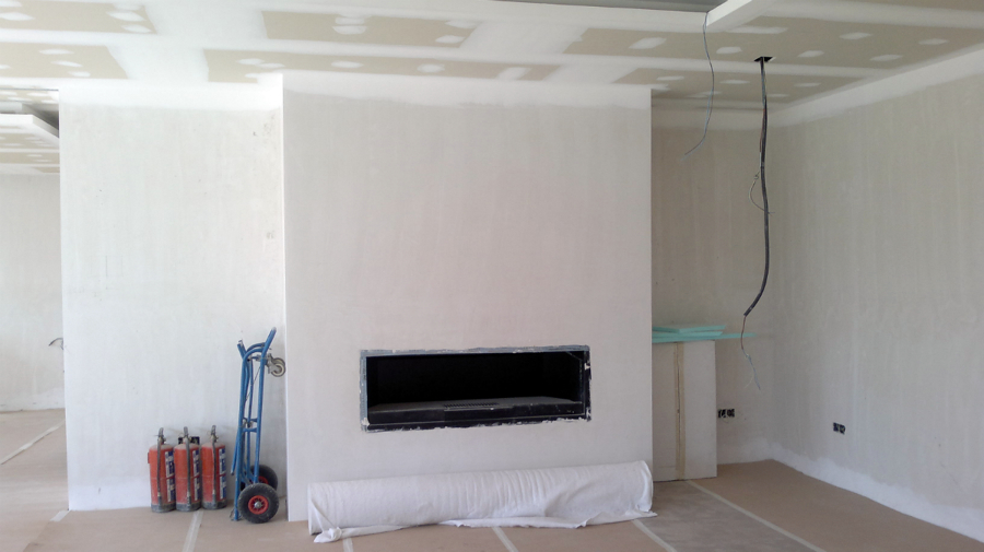 Hogar metálico panorámico abierto