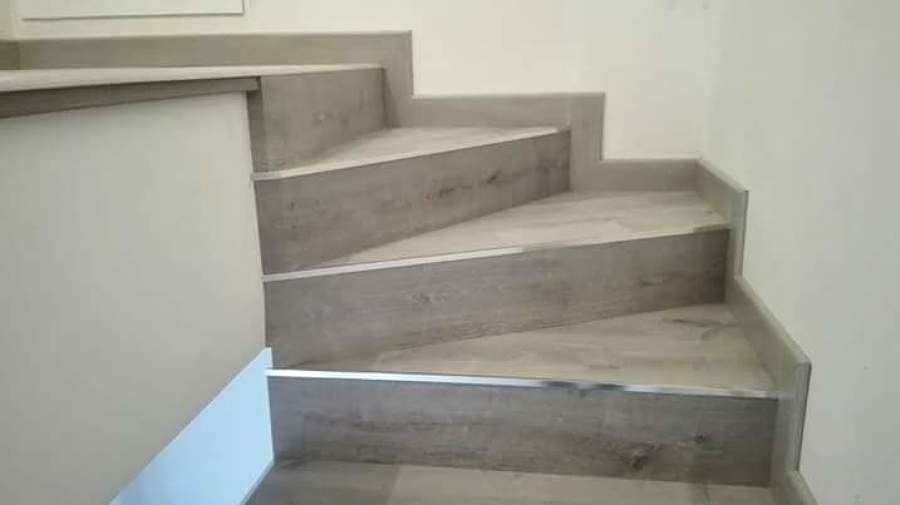 Hojas de pañuelo con terminación en rellano