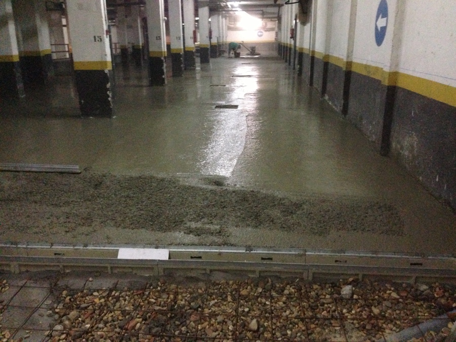 Hormigonado de zona, sumideros colocados.