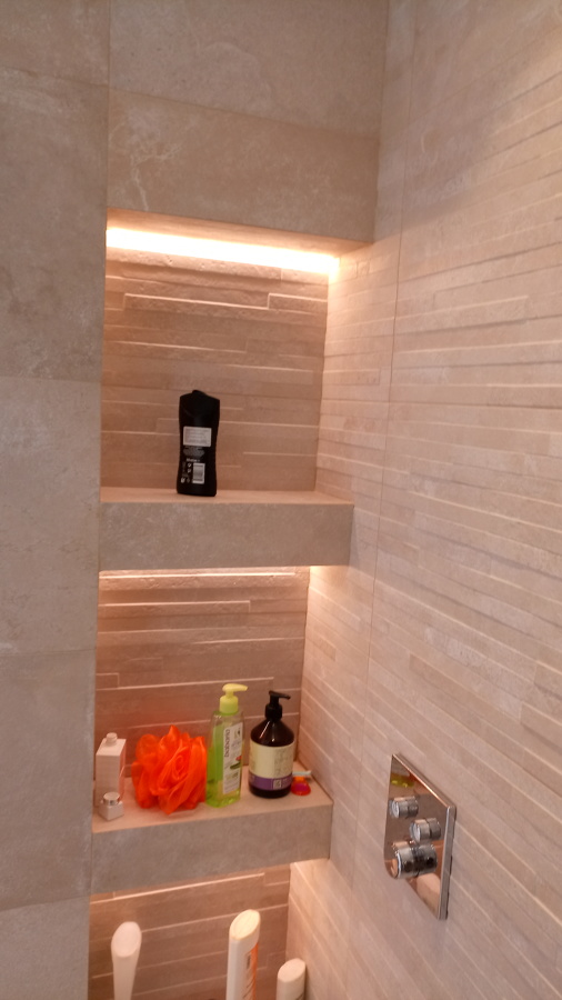 Hornacinas alicatado con tiras LED, inglete