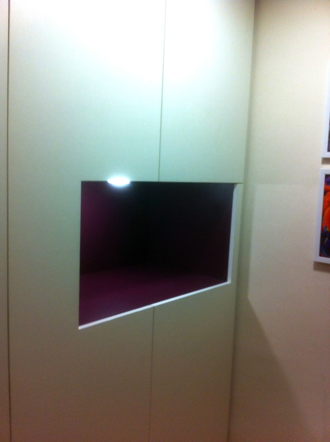 Hueco decorativo con luz interior