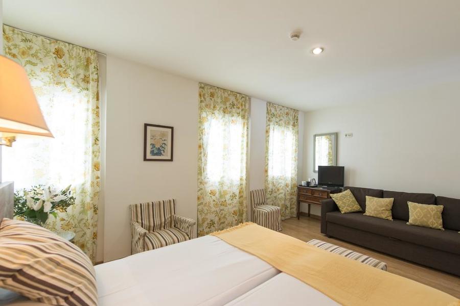 IEE HOTEL ALCÁNTARA