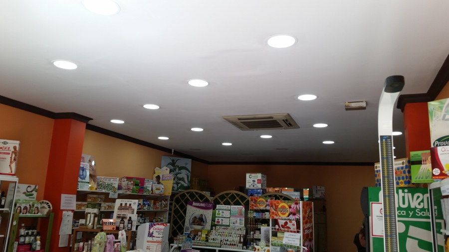 Iluminación con tecnología LED tienda Herborario Vida Natural