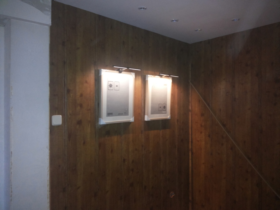 Iluminación de cuadros, con interruptor independiente