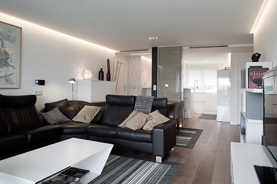 Iluminación de entrada, cocina y sala