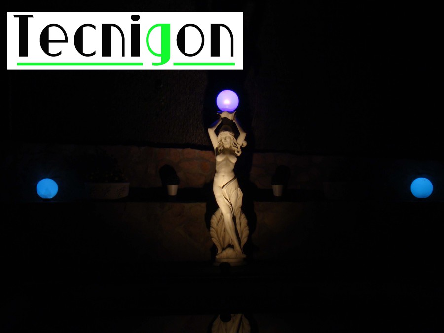 Iluminación decorativa en jardín