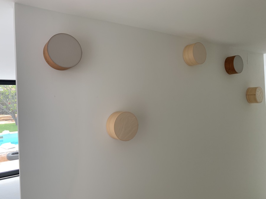 Iluminación decorativa en pasillo al vestidor