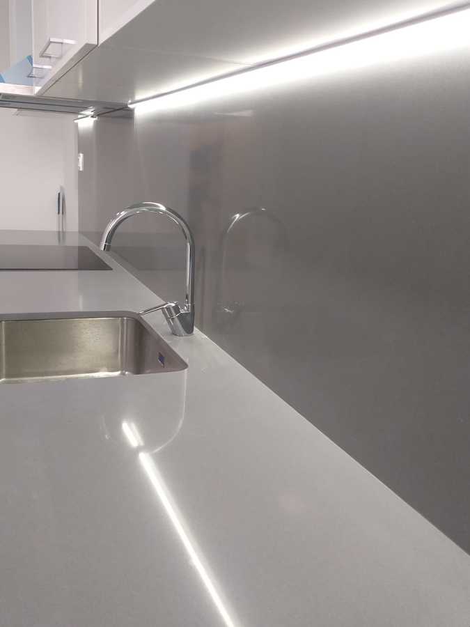 Iluminación directa con tiras de led para la encimera