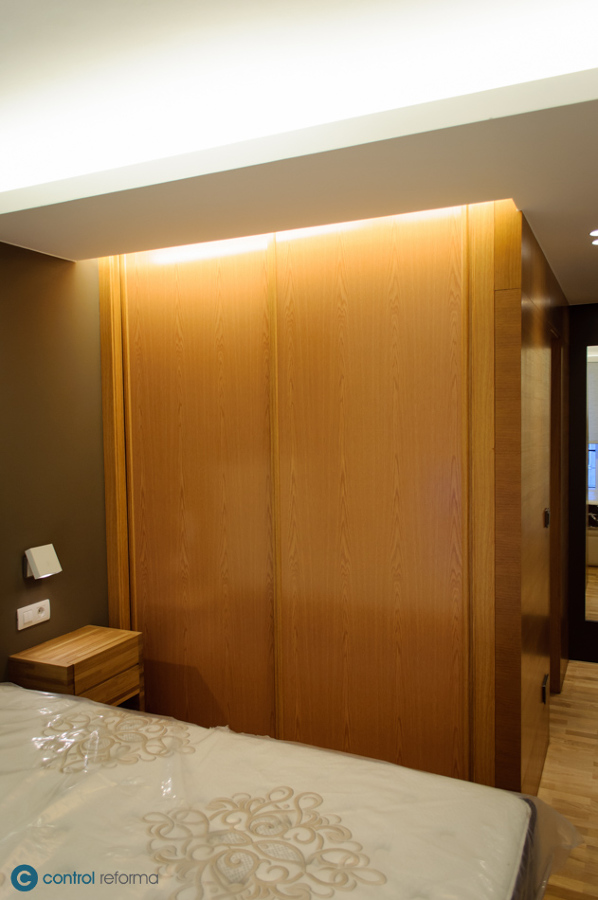 iluminación indirecta en dormitorio