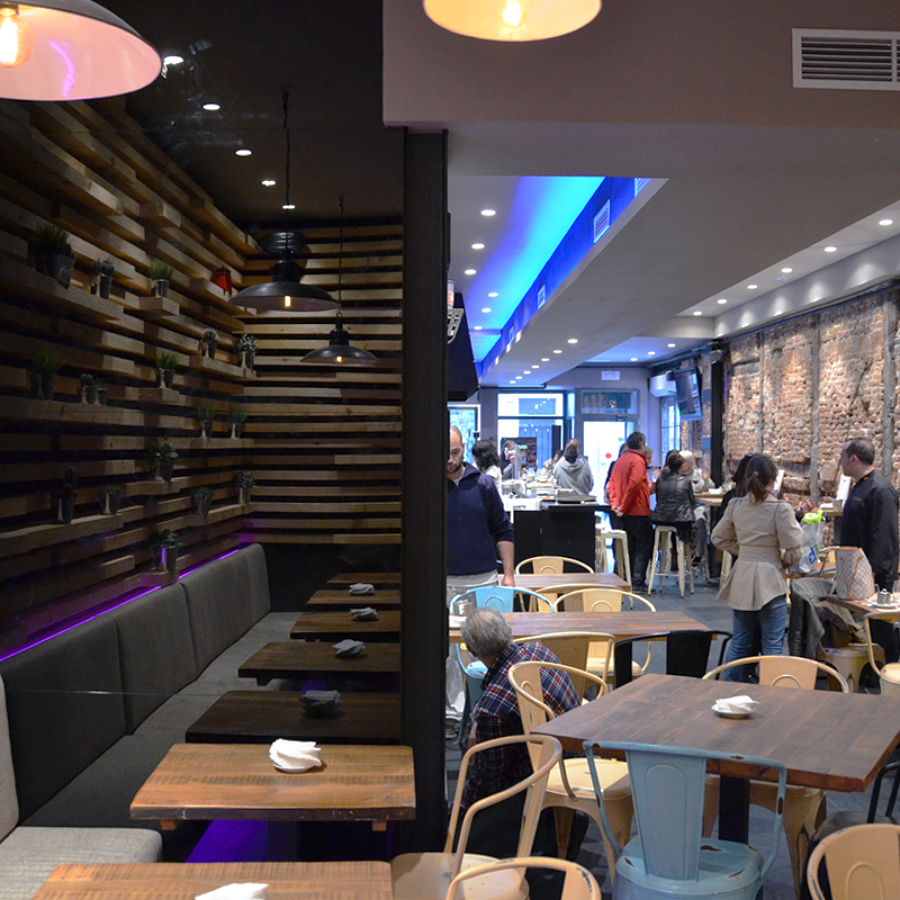 Imagen general del bar hacia el exterior