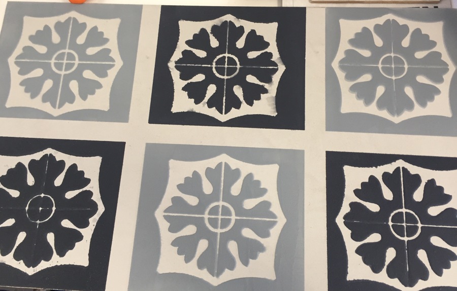 Imitación suelo hidráulico con microcementos 