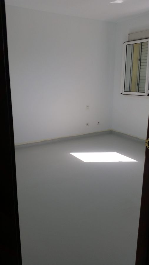 Imprimación antes de aplicar la resina epoxi 