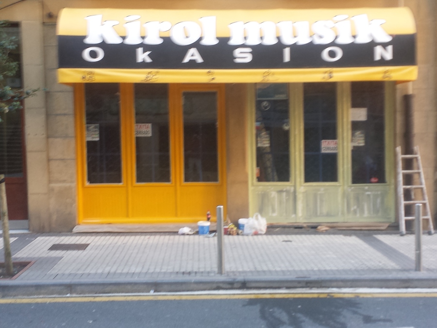 Imprimación y pintura esmalte para esteriores