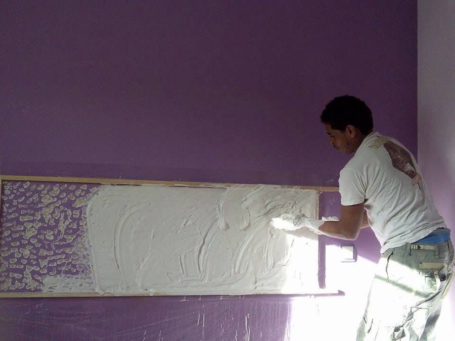 inicio del cabecero nazarí integrado en la pared
