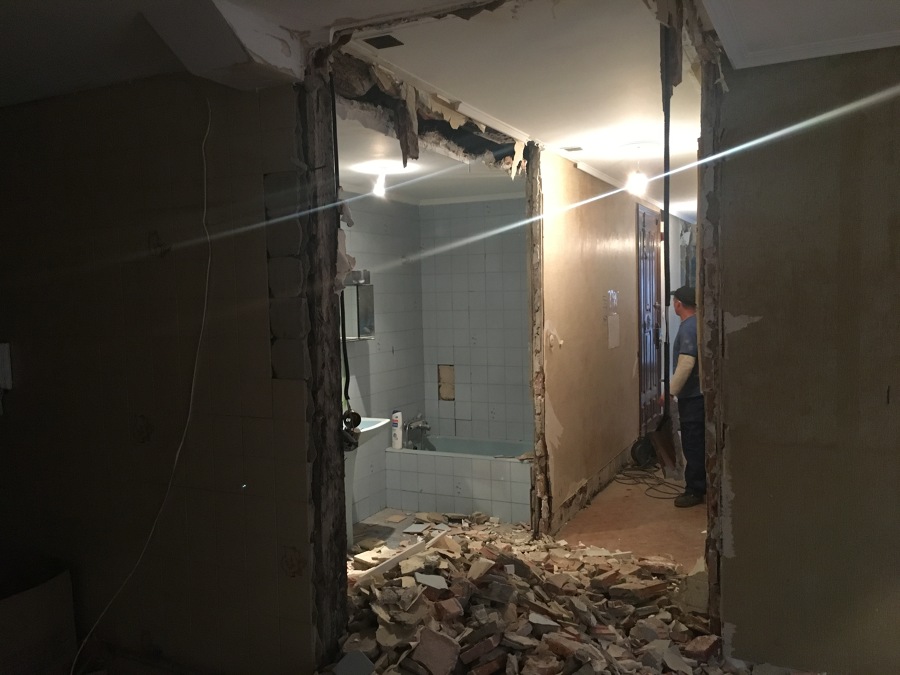 Inicio derribo tabiquería