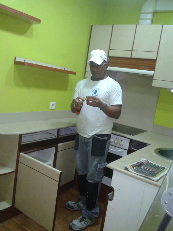 Inicio desmontaje muebles reforma de cocina