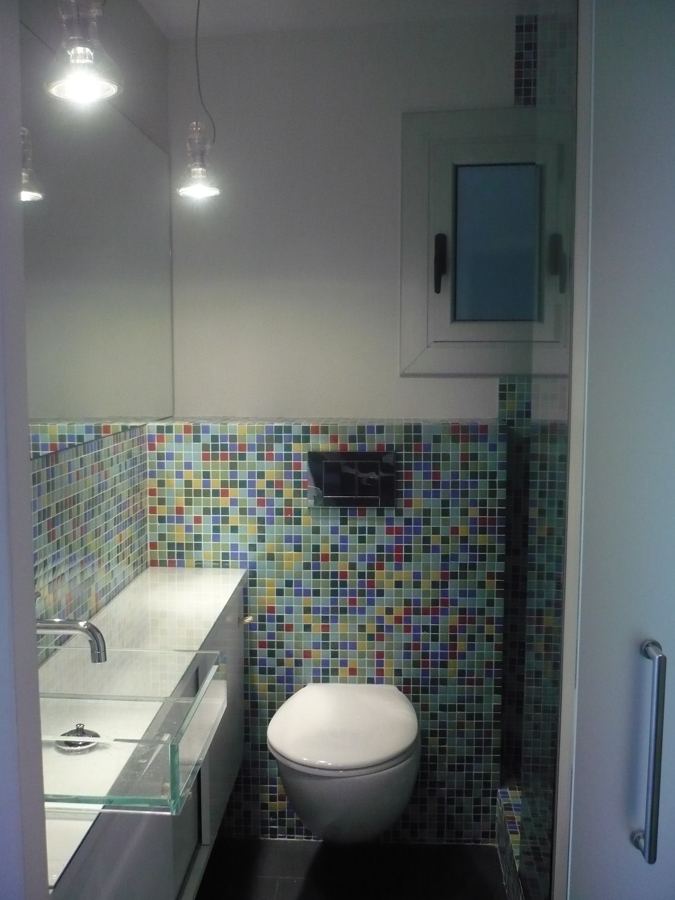 inodoro suspendido con cisterna empotrada