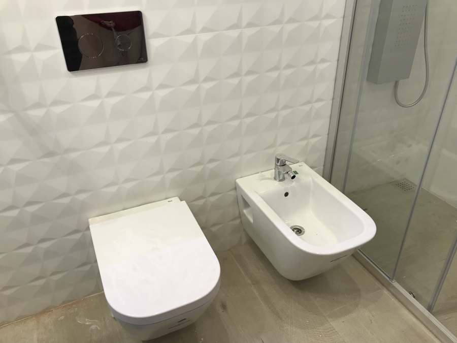 Inodoro y bidé suspendido