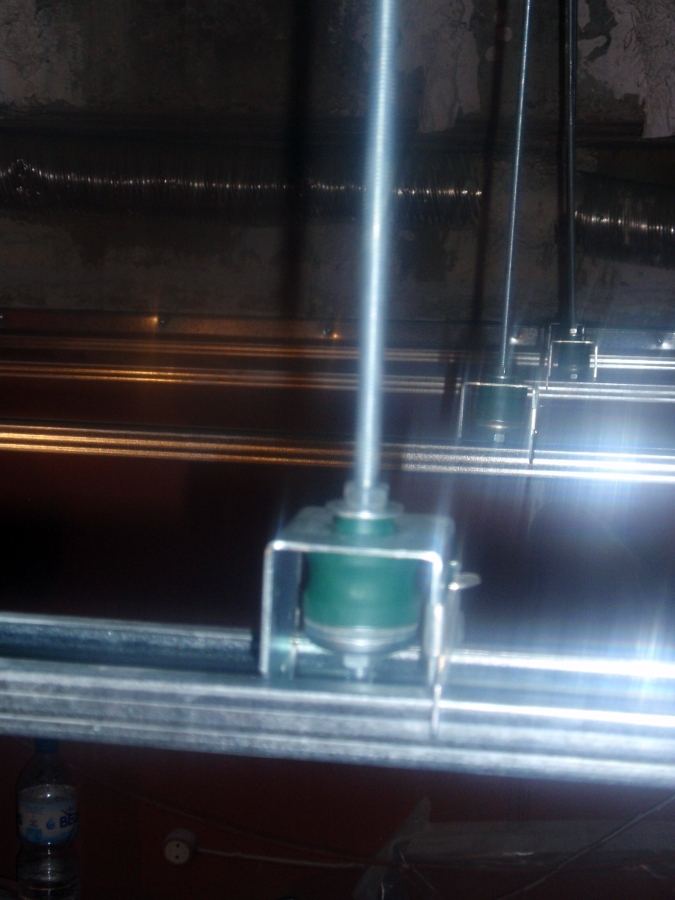 Insonorización de techo y medianera de Restaurante .