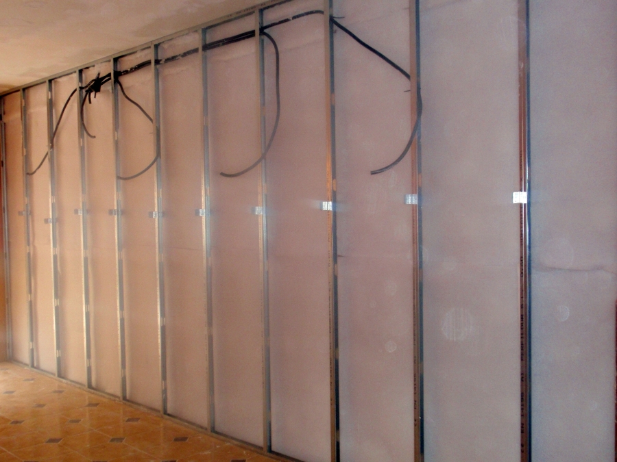 Insonorización de techo y medianera de Restaurante .