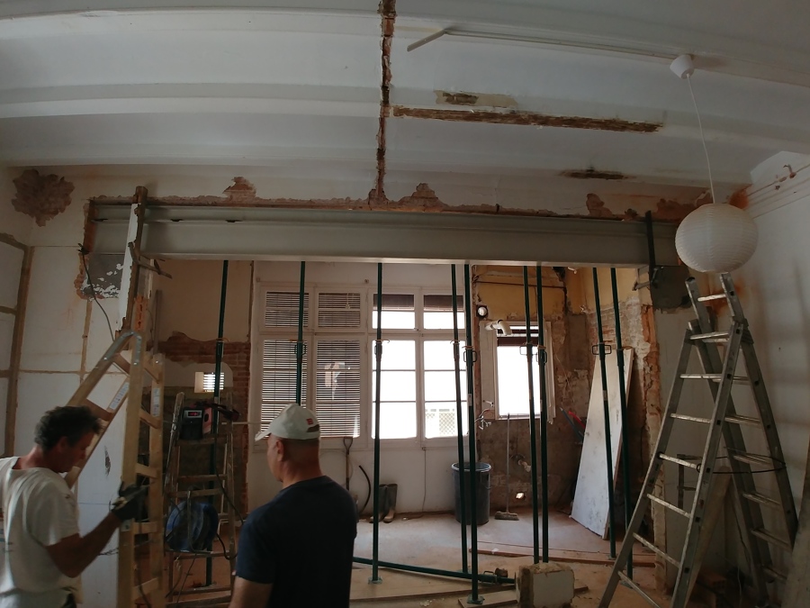 Instal·lació biga cuina-sala