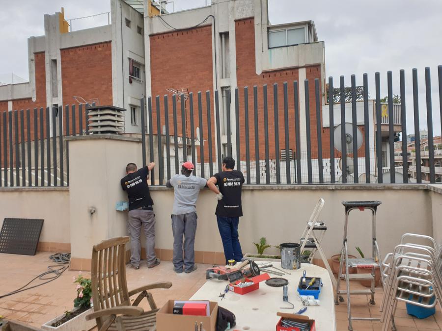 Instalación Barrotes en Ático