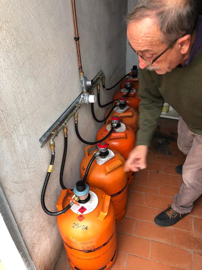 Instalación batería propano en trastero