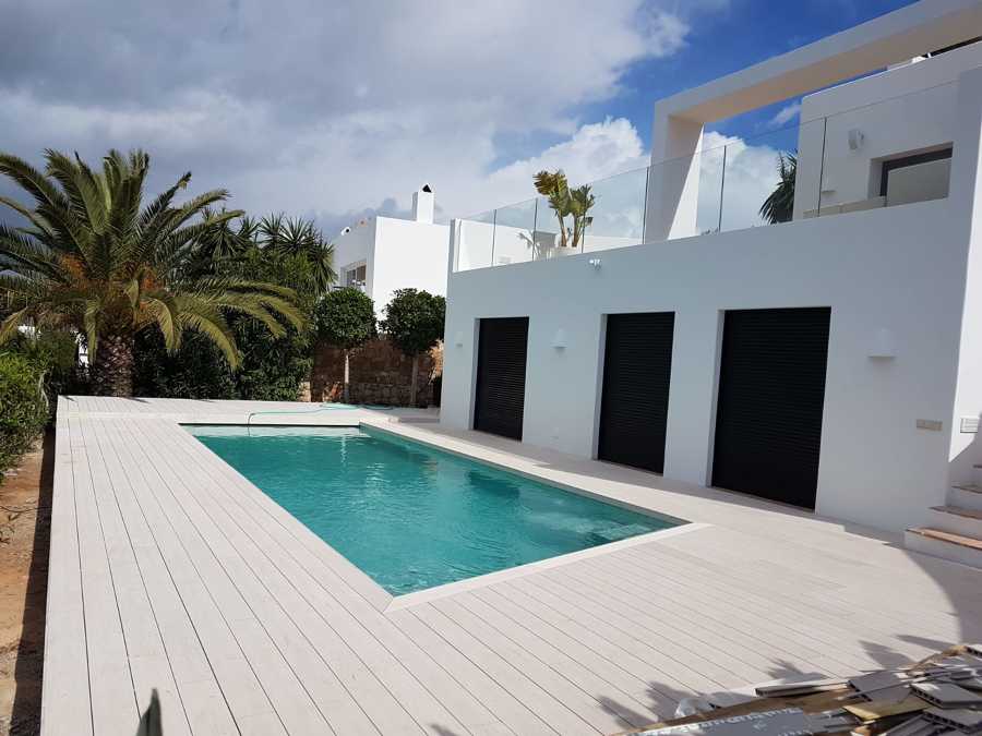 Instalación Carpintería madera en suelos exterior.