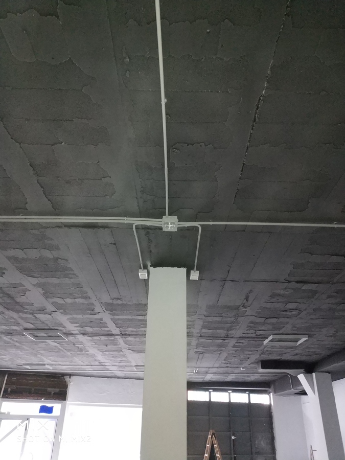 Instalación con tubo H libre de halogenos