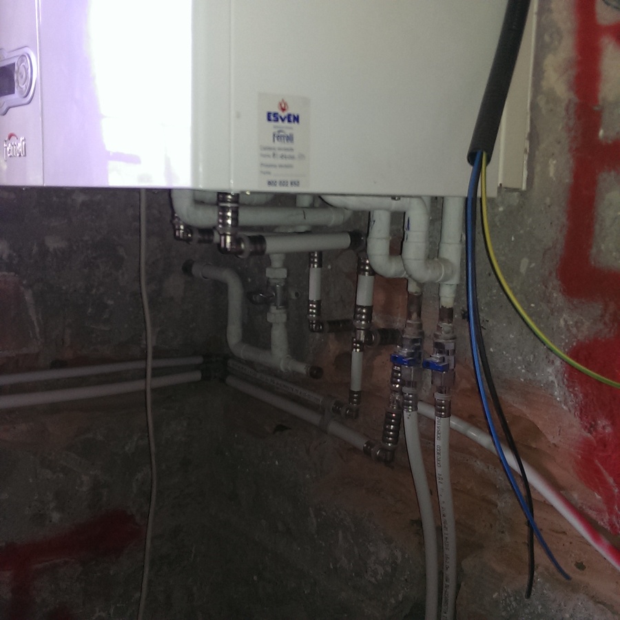 INSTALACIÓN DE AGUA Y CIRCUITO DE CALEFACCIÓN