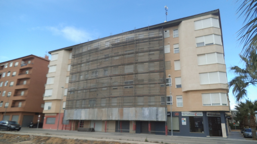 INSTALACION DE ANDAMIO PARA INICIAR LOS TRABAJOS