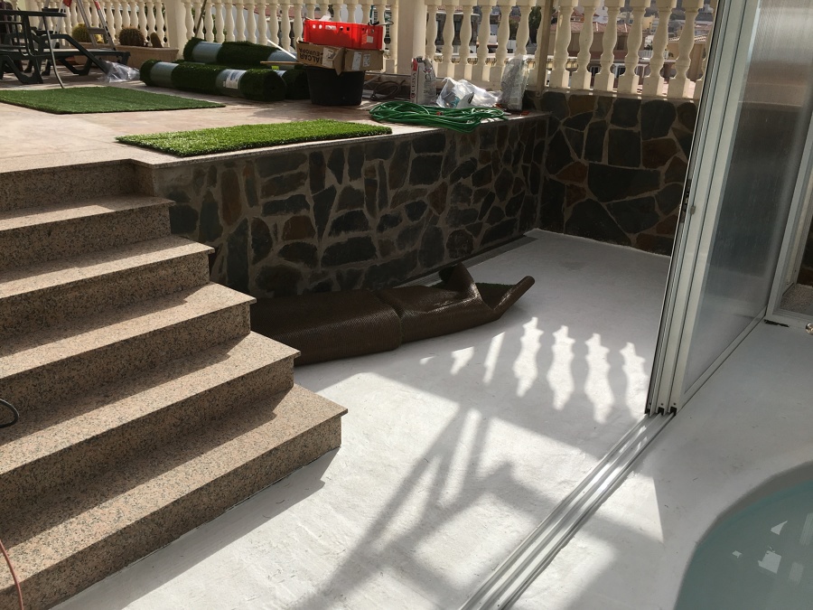 instalacion de cerámica y escalera de granito