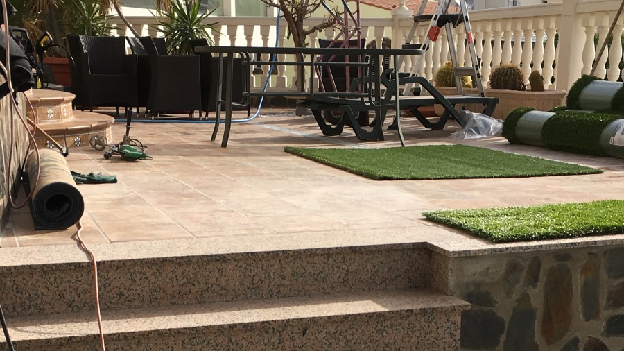 instalacion de cerámica y escalera de granito