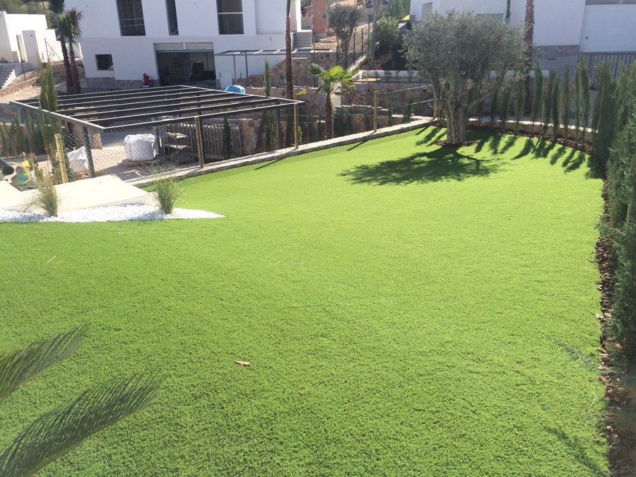 Instalación de césped artificial en San Miguel de Salinas