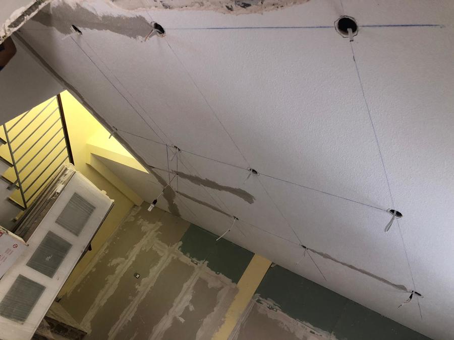 Instalación de focos de salón en bobadilla