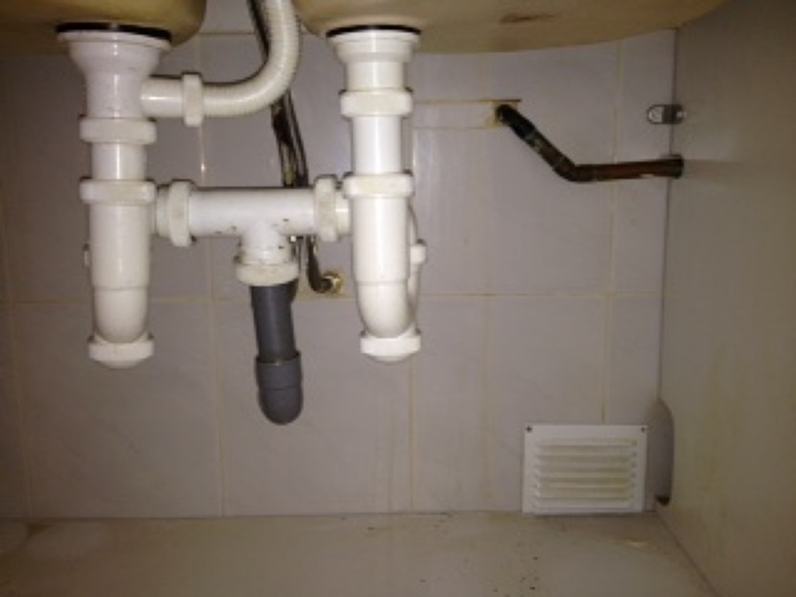 Instalación de fregadero en cocina