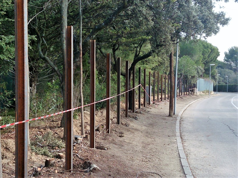 Instalación de los postes en IPN 100