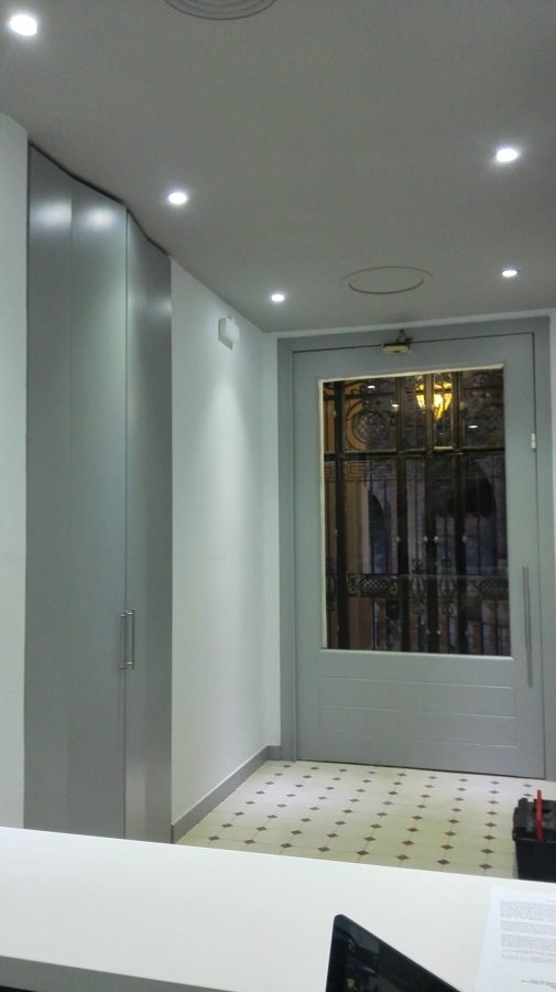 instalación de luces led sistema dowlight